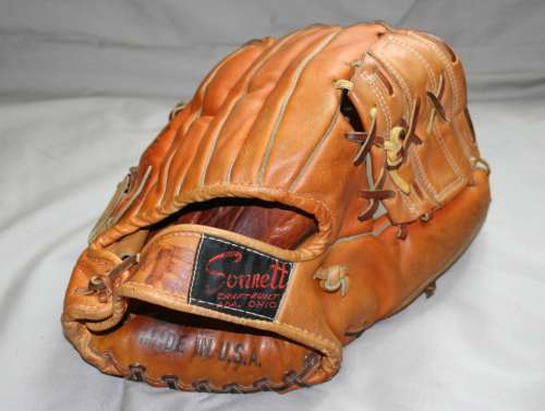 Early Wynn Sonnett EW Back